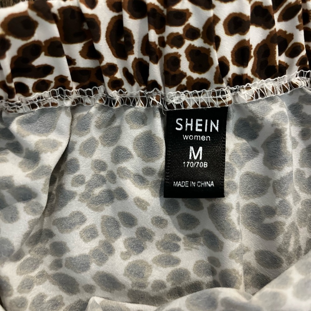 Flowy skirt brand shein cheetah print